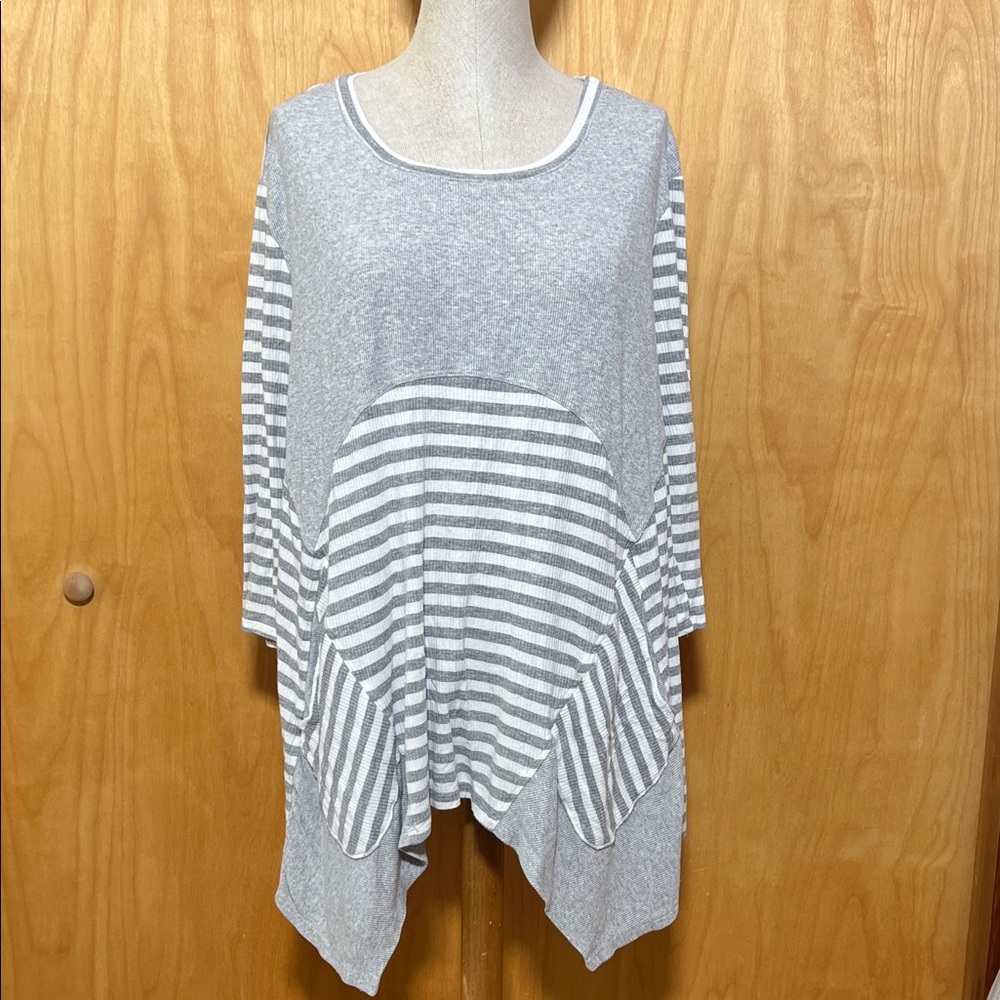 Tunic with pockets